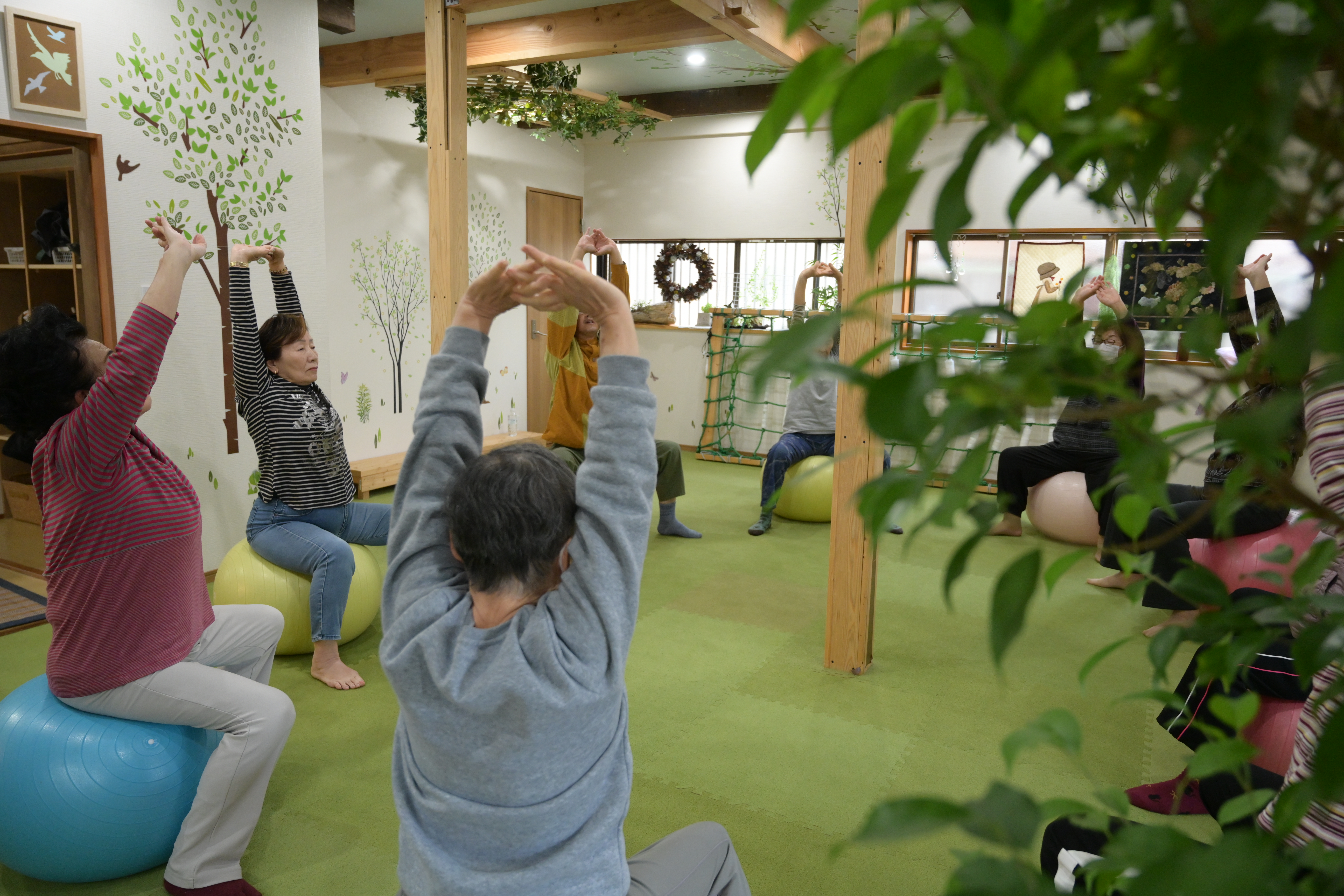 楽しく交流しながら運動で健康維持！